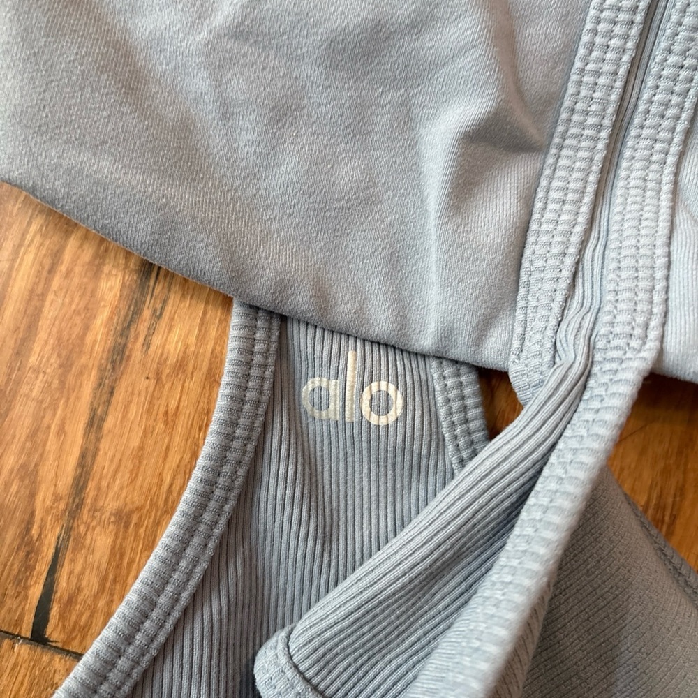 ALO Yoga Trackie  Sport Bra Women Size Medium Blue Gym Stretching - Picture 5 of 13